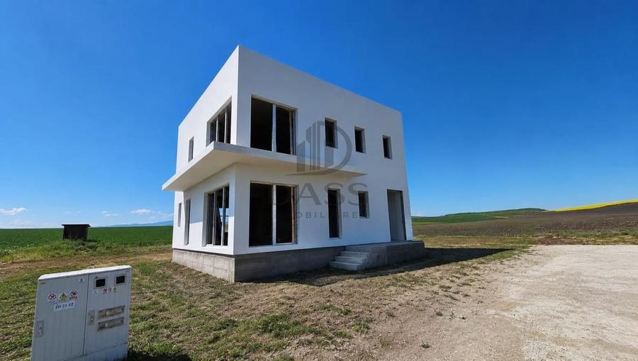 Casă individuală cu 4 camere cu Canalizare în Șura Mică
