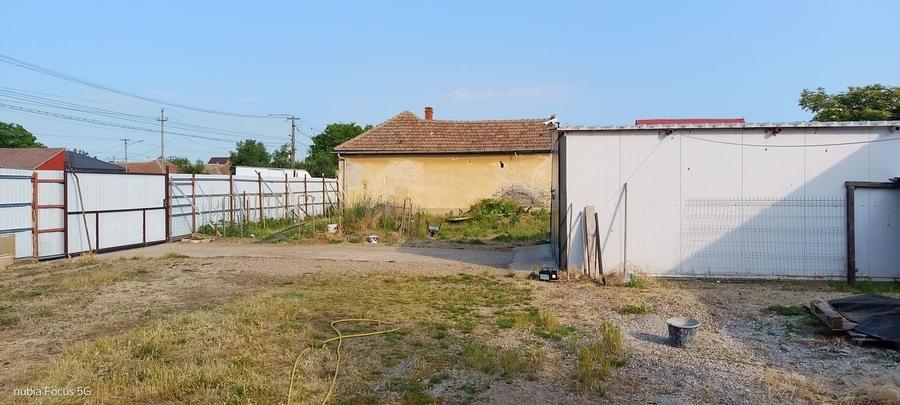 Casă cu 4 camere în Bârzești