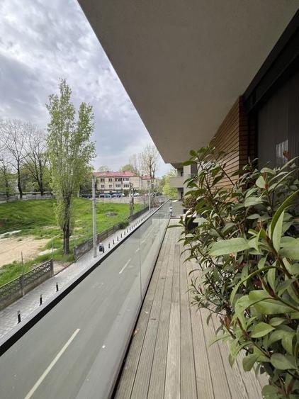 Apartament cu 3 camere decomandat în Floreasca