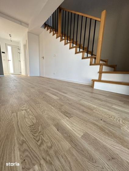 Casă cu 4 camere cu Teren 480 Mp în Ciupercenii Noi
