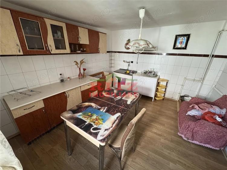 Casă cu 3 camere cu Teren 705 Mp în Piatra