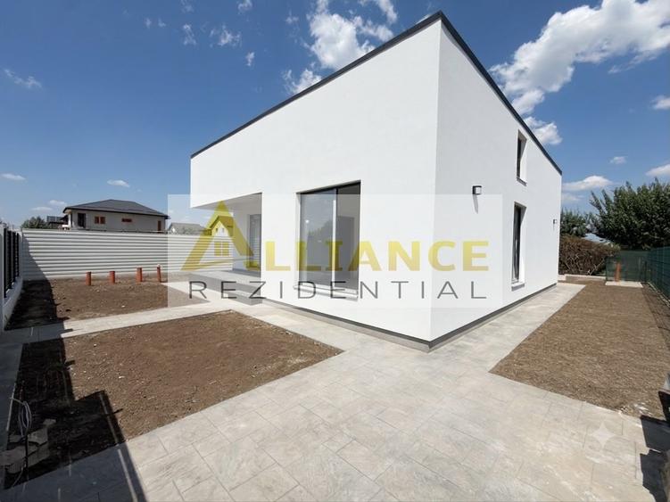 Casă individuală cu 4 camere decomandat cu Canalizare în Berceni