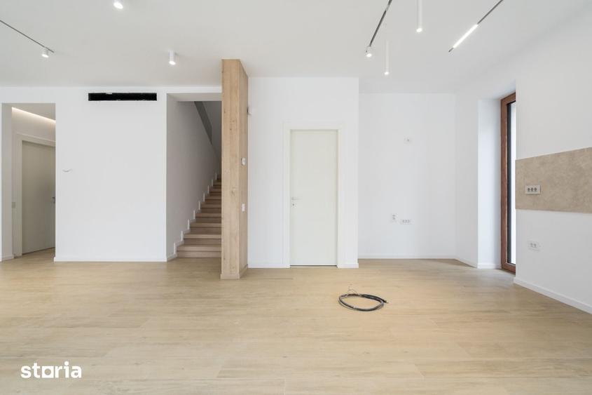 Casă cu 6 camere cu Teren 425 Mp în Central