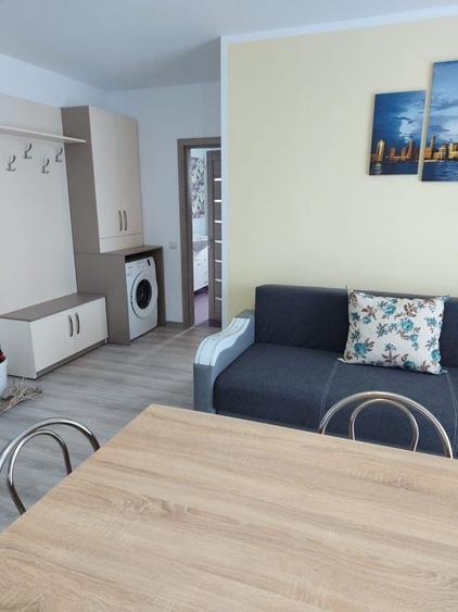 Apartament cu 3 camere decomandat în Florești