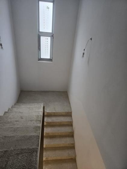 Casă individuală cu 4 camere cu Garaj în Bucov