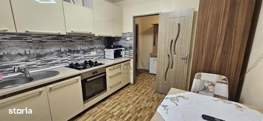 Apartament cu 3 camere semidecomandat în Circumvalațiunii