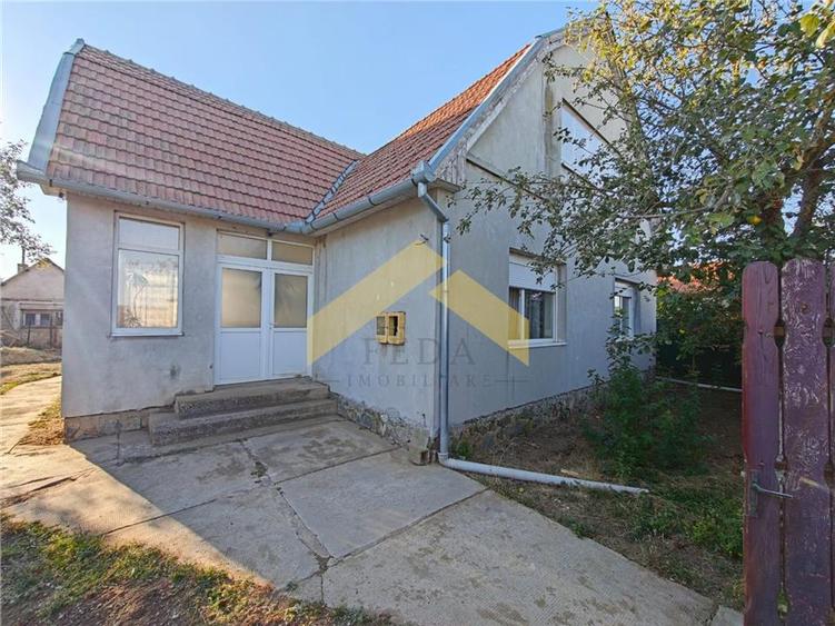 Casă individuală cu 3 camere cu Canalizare în Bodrogu Nou