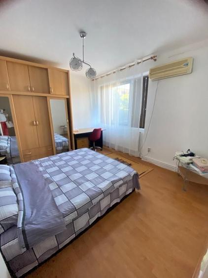 Apartament cu 3 camere semidecomandat în Medicină
