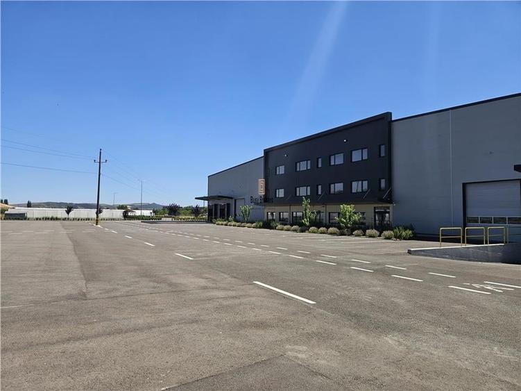 Spațiu industrial, de 2,500 mp, în Vest