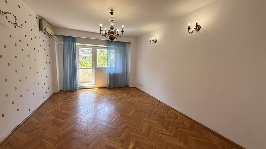 Apartament cu 4 camere decomandat în Unirii