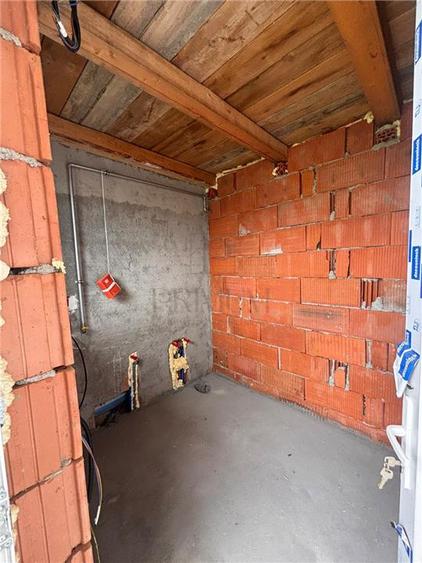 Duplex cu 4 camere cu Canalizare în Moșnița Nouă
