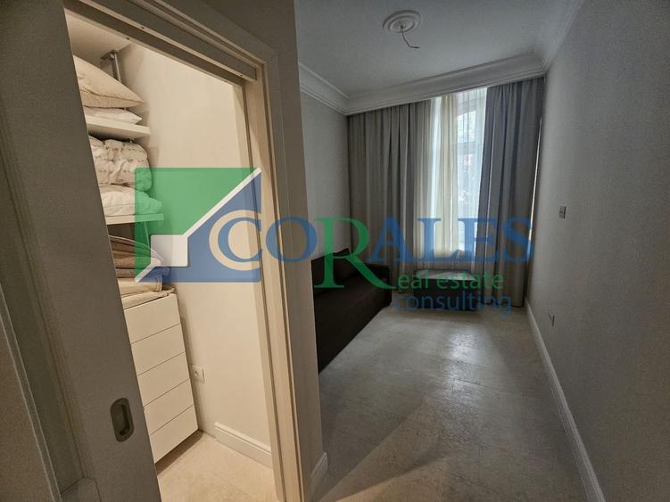 Apartament cu 3 camere semidecomandat, mobilat în Ultracentral