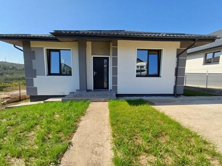 Casă individuală cu 4 camere cu Teren 440 Mp în Valea Adâncă