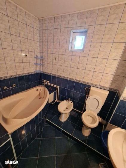 Casă cu 5 camere cu Teren 154 Mp în Central