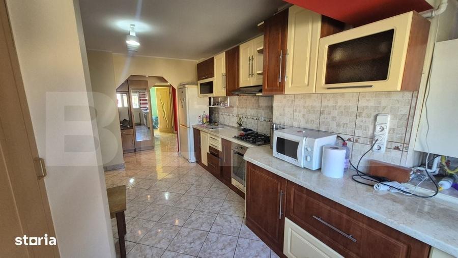 Apartament cu 3 camere de vanzare, 76.47 mp, zona Carpati 2 - 10