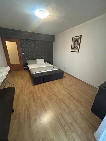 Garsonieră decomandată în Central