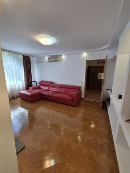 Apartament cu 3 camere, mobilat în Drumul Taberei