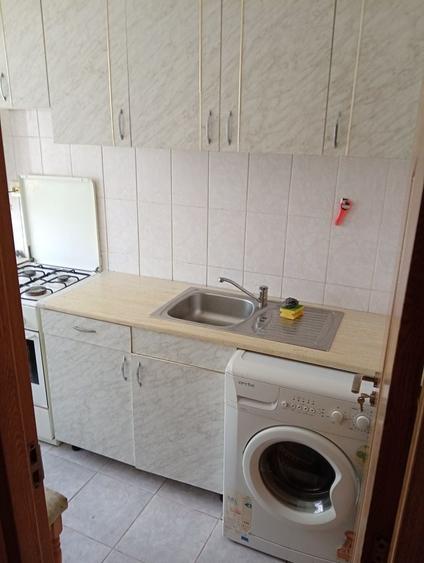 Apartament cu 3 camere decomandat în Calea Romanului