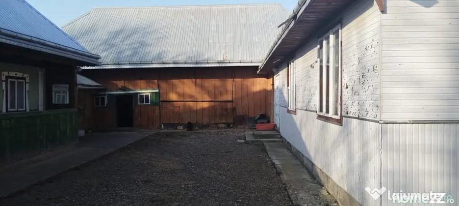 Casă cu 4 camere cu Teren 5400 Mp în Frătăuții Vechi