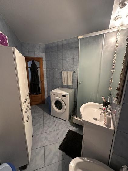 Apartament cu 3 camere decomandat în Canta