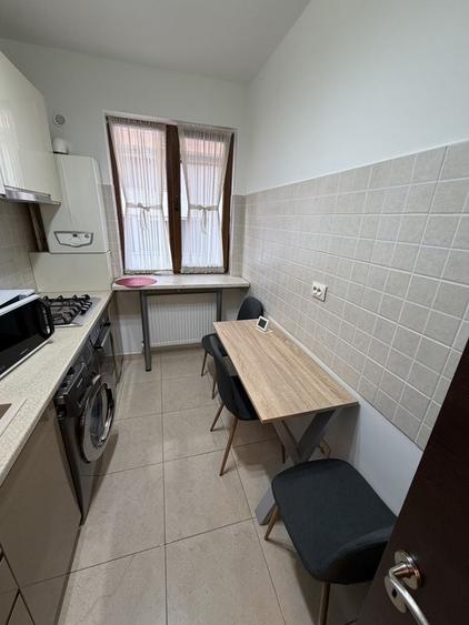 Apartament cu 2 camere decomandat în Mihai Bravu