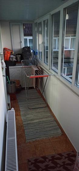 Apartament cu 3 camere decomandat în Est
