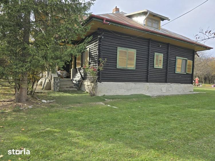 Casă cu 7 camere cu Teren 3800 Mp în Central