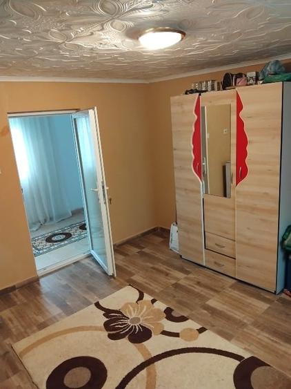 Casă individuală cu 4 camere cu Canalizare în Periferie