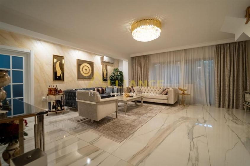 Casă cu 7 camere cu Teren 330 Mp în Metalurgiei