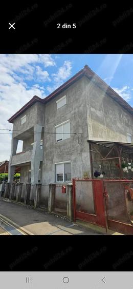 Casă cu 5 camere cu Teren 20 Mp în Central