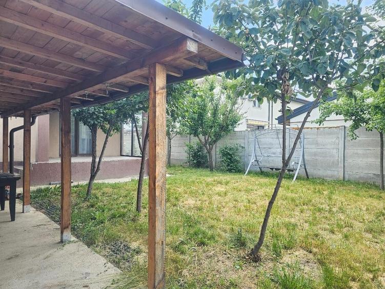 Duplex cu 5 camere cu Canalizare în Vest