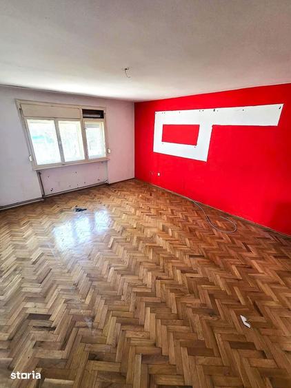 Casă cu 4 camere cu Teren 420 Mp în Titulescu