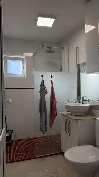 Dau in chirie apartament cu 3 camere parter - 1