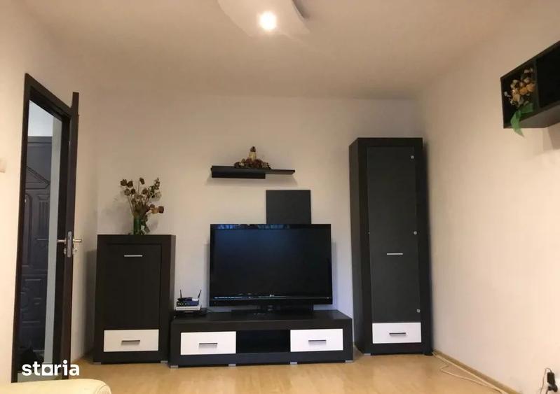 Apartament cu 2 camere decomandat, mobilat în Crângași