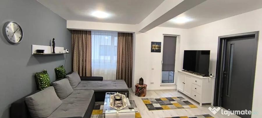 Apartament cu 3 camere decomandat în Florești