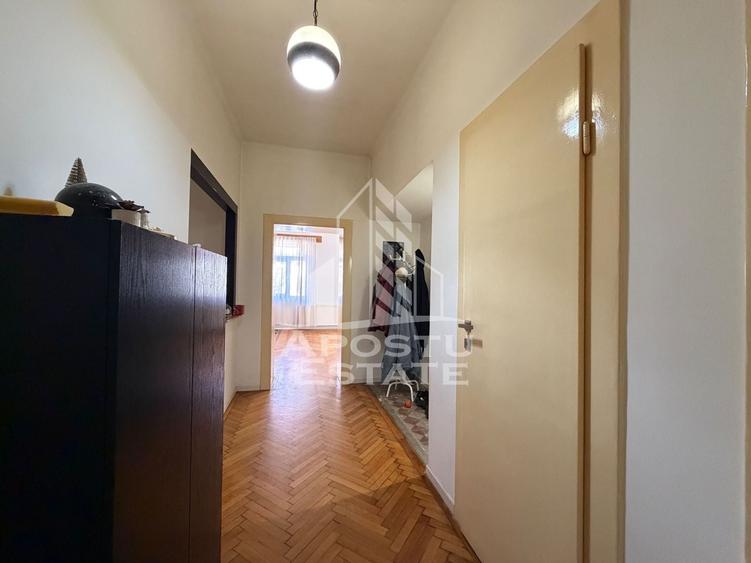 Apartament cu 3 camere semidecomandat, mobilat în Odobescu