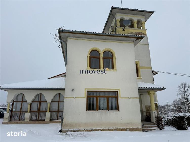 Casă cu 6 camere cu Teren 52000 Mp în Supur