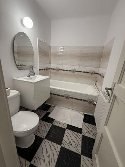 Apartament cu 2 camere semidecomandat în Independenței