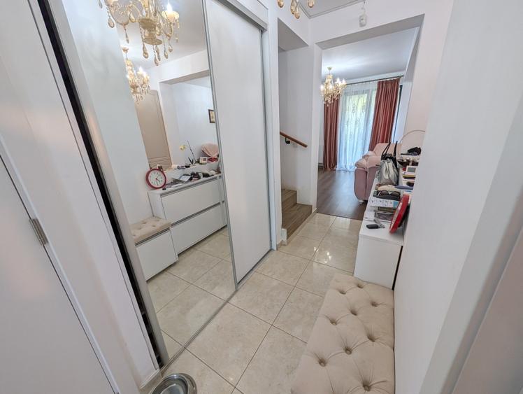 Casă individuală cu 5 camere cu Teren 220 Mp în Otopeni