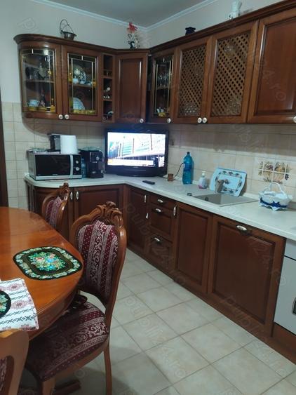 Casă cu 6 camere în Central