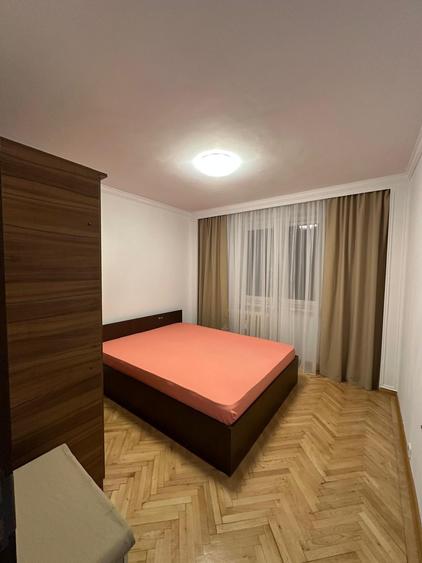 Apartament cu 3 camere decomandat, mobilat în Dristor