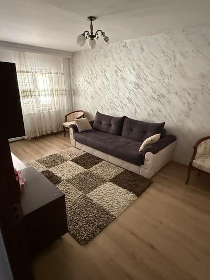 Apartament cu 2 camere decomandat în Milcov