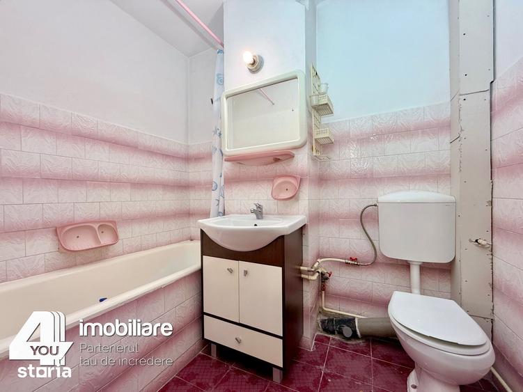 Apartament cu 3 camere decomandat în Polivalentă