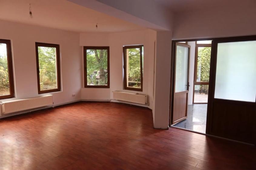 Casă individuală cu 6 camere cu Teren 1141 Mp în Valea Călugărească