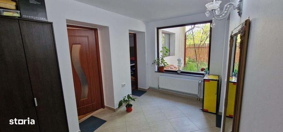 Casă cu 2 camere în Central