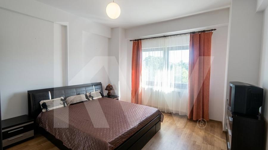 Apartament cu 3 camere semidecomandat, mobilat în Sub Arini