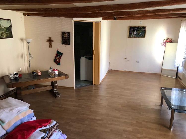 Casă cu 4 camere cu Teren 1425 Mp în Central