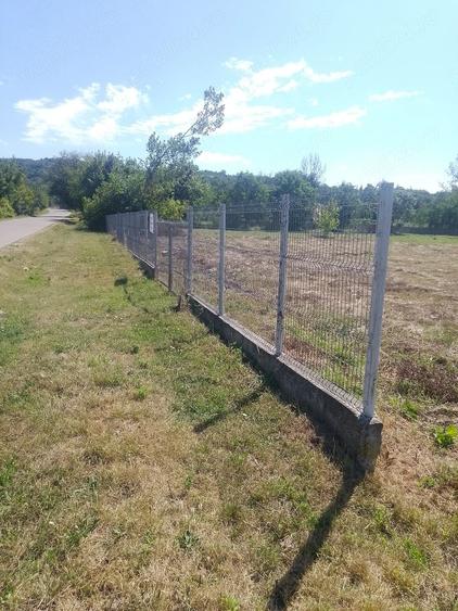 Teren de 2500 mp, în Dobrovăț