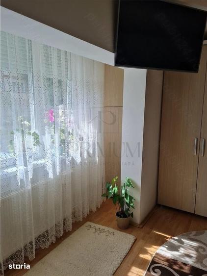 Garsonieră decomandată în Lipovei