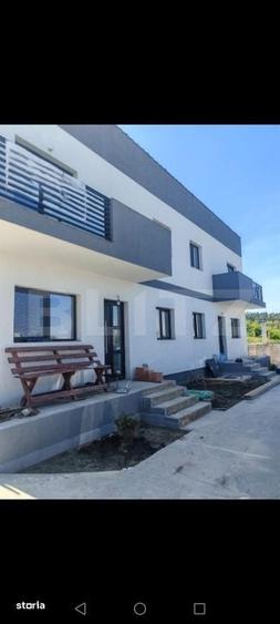 Casă cu 5 camere cu Teren 251 Mp în Tomești